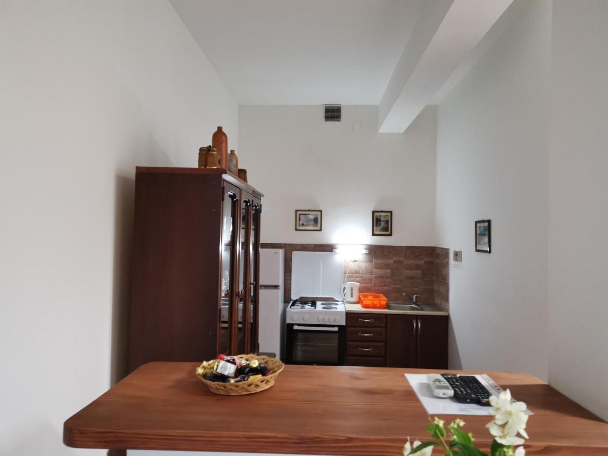 Opus One Apartment